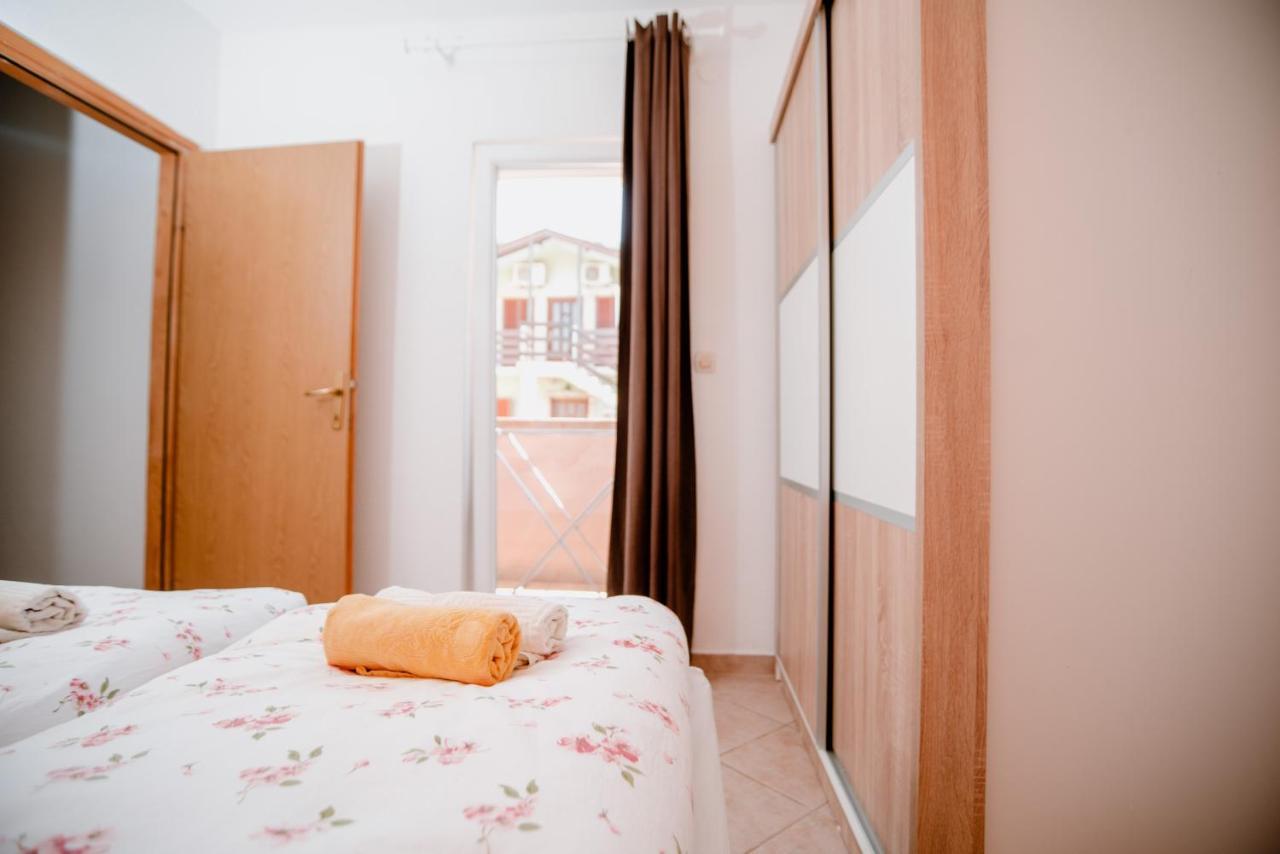 Apartmens Leona Apartment Karlobag Luaran gambar