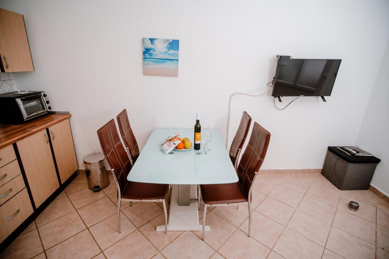 Apartmens Leona Apartment Karlobag Luaran gambar