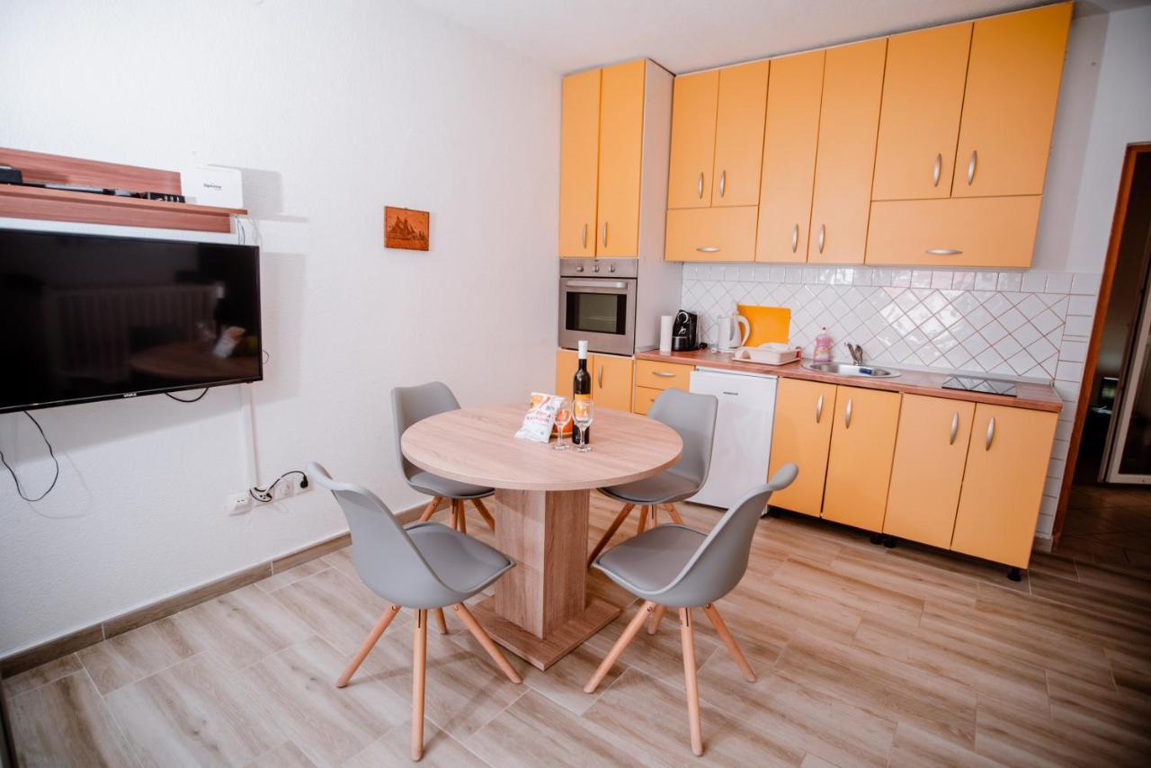 Apartmens Leona Apartment Karlobag Luaran gambar