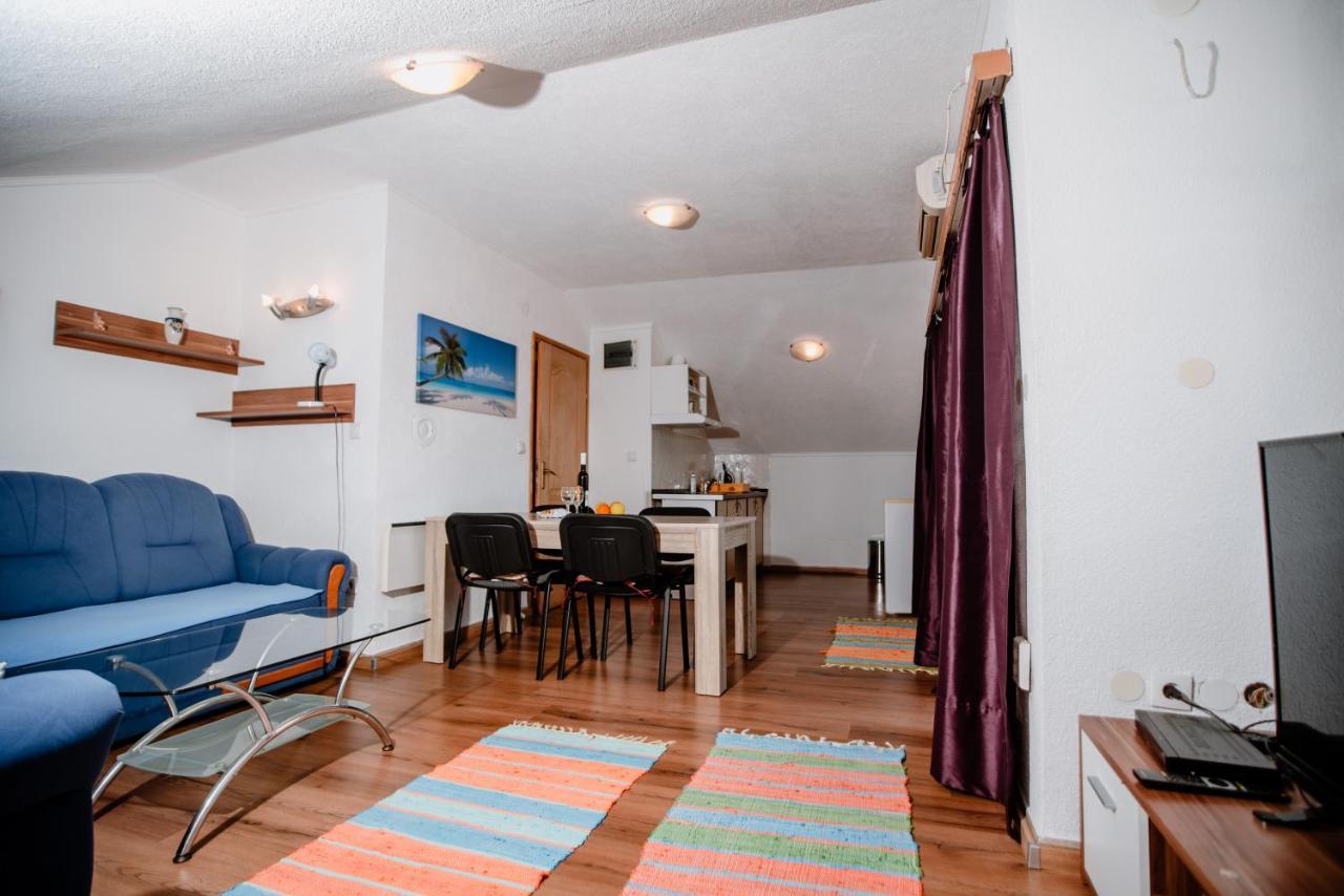 Apartmens Leona Apartment Karlobag Luaran gambar