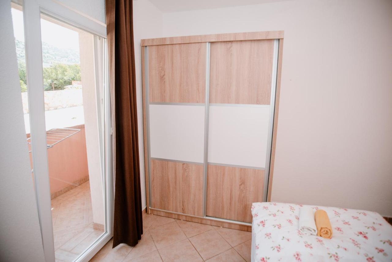 Apartmens Leona Apartment Karlobag Luaran gambar