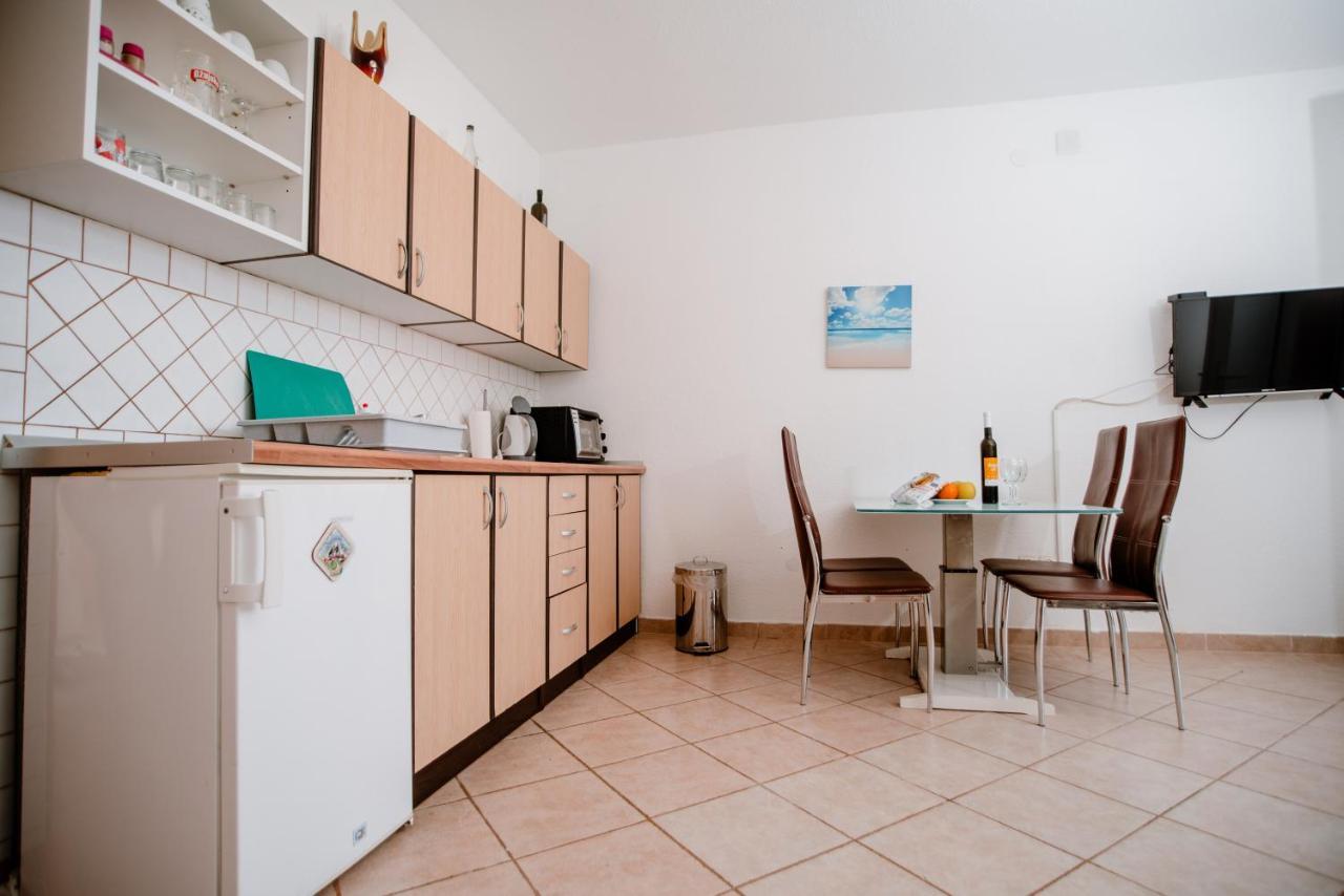 Apartmens Leona Apartment Karlobag Luaran gambar