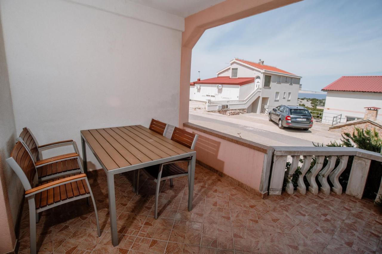 Apartmens Leona Apartment Karlobag Luaran gambar