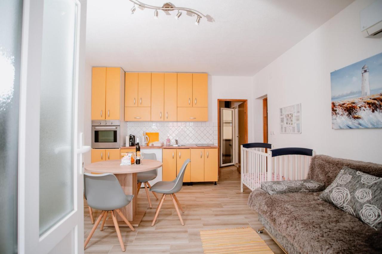 Apartmens Leona Apartment Karlobag Luaran gambar